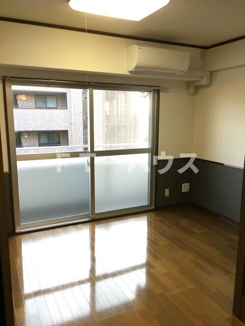 ルーラル七番館の居間・リビング