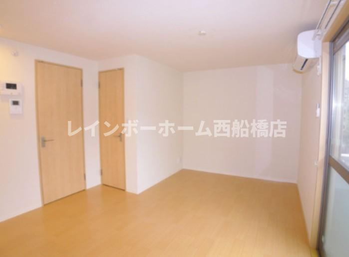 習志野市津田沼５丁目のアパートの寝室