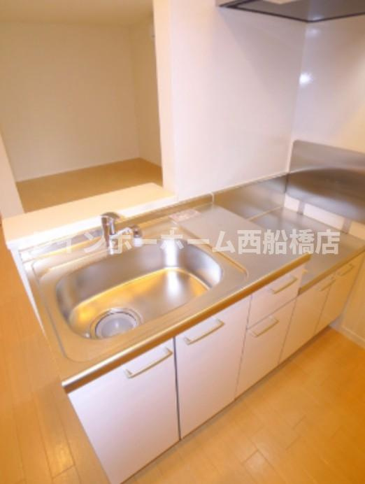 習志野市津田沼５丁目のアパートのキッチン