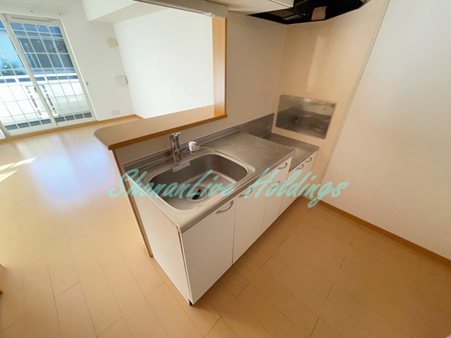 鎌倉市上町屋のアパートのキッチン