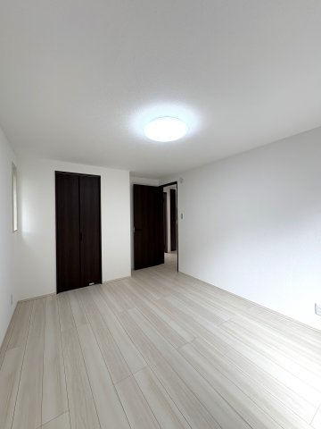 遊ぶ家族は、しまう場所まで考える。  — Room for What You Love. —の洋室
