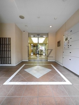ライジングプレイス桜木町二番館のエントランス