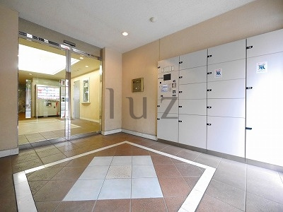 ライジングプレイス桜木町二番館のエントランス