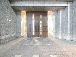 ライジングプレイス桜木町二番館のエントランス