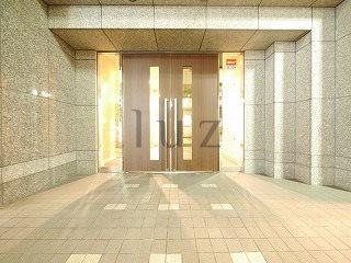 ライジングプレイス桜木町二番館のエントランス
