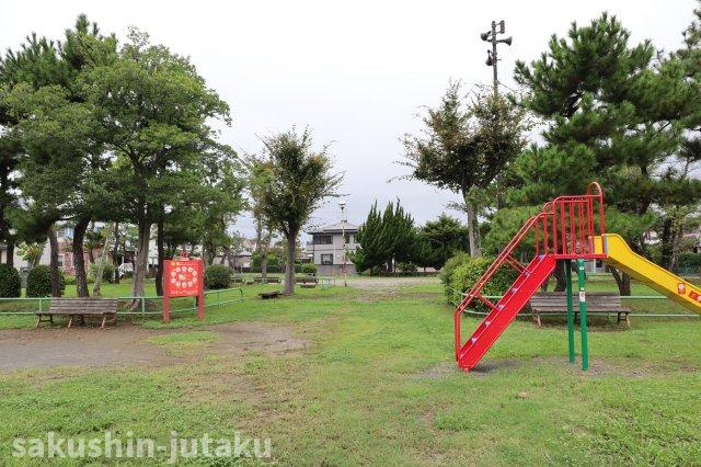 袖ヶ浦６丁目　売地の周辺|前面道路の対向は袖ヶ浦第一号児童遊園