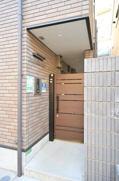 LIBERA練馬中村橋のエントランス