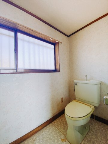 【中古戸建】前橋市富士見町小暮のトイレ|■トイレ｜白を基調としたトイレになってます♪窓付きなので常に綺麗を保てます♪