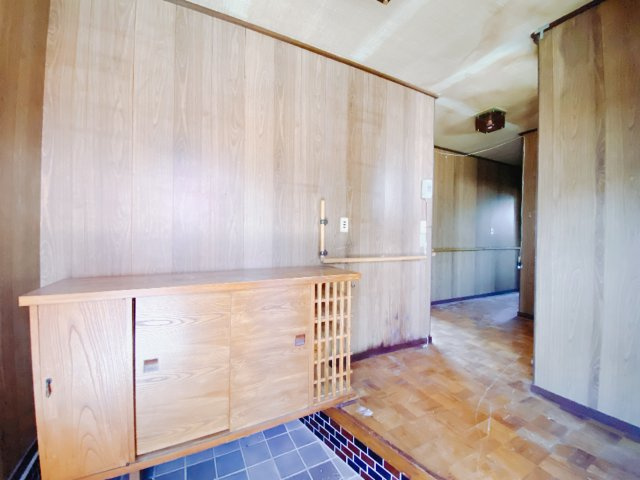 【中古戸建】前橋市富士見町小暮の玄関|■玄関｜ご家族の靴がたくさんしまえる下駄箱付き。お子様の靴がこれから増えても安心な大きさです。