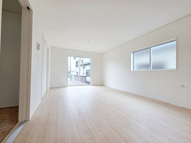 【居間・リビング】 | 半田市向山町第2　3号棟【仲介手数料0円】