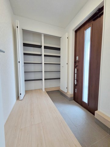 【玄関】 | 半田市向山町第2　2号棟【仲介手数料0円】