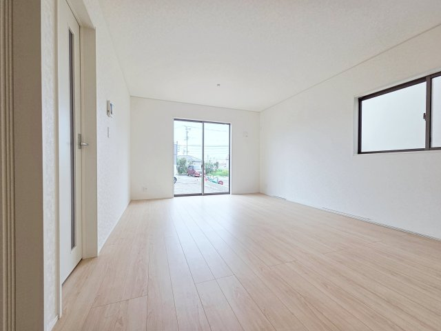 【居間・リビング】 | 半田市向山町第2　2号棟【仲介手数料0円】