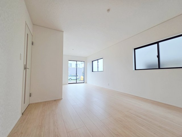 【居間・リビング】 | 半田市向山町第2　1号棟【仲介手数料0円】