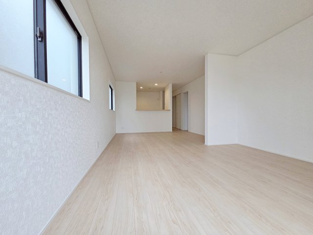 【居間・リビング】 | 半田市向山町第2　1号棟【仲介手数料0円】