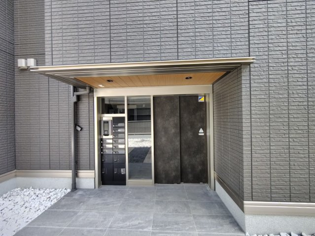 D-Invest陣場　Aのエントランス