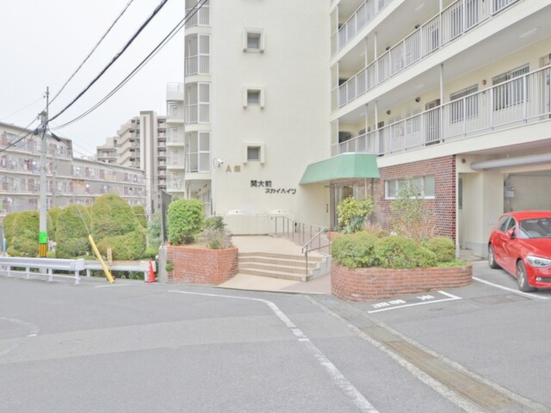関大前スカイハイツA棟のエントランス|毎日通るエントランスはこのようになっています