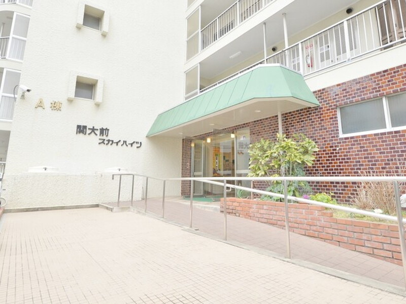 関大前スカイハイツA棟のエントランス|毎日通るエントランスはこのようになっています