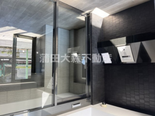 PREMIUM CUBEプレミアムキューブ大森本町のエントランス|防犯カメラTVモニター付オートロック宅配BOXメールBOX管理人室　エントランス
