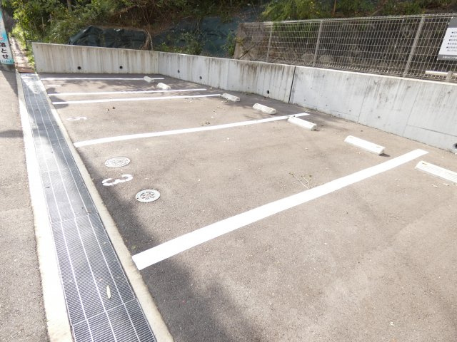 カトルピアの駐車場|カトルピア