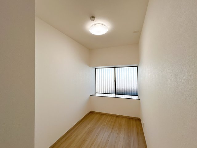 宇部市南小羽山町２丁目　戸建てのその他|収納スペースとしてもお使い頂ける納戸です。