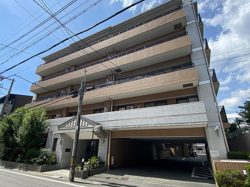 コスモ北野白梅町の外観