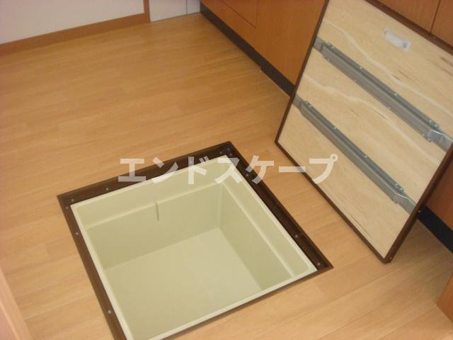マーチ　ブラウンⅡの収納|床下収納
高崎、前橋のお部屋探しはエンドスケープまで！お客様の理想お聞かせ下さい♪