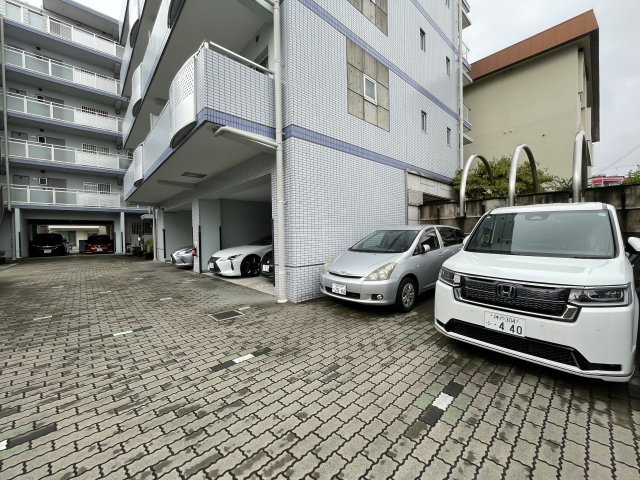 ジオレミョ甲子園口の駐車場