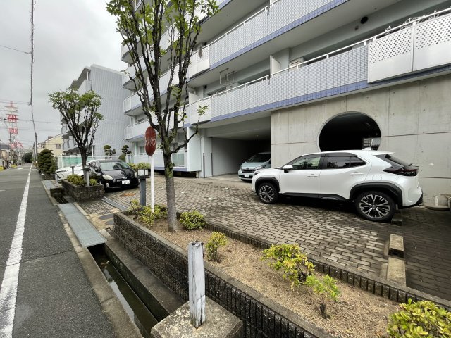 ジオレミョ甲子園口の駐車場