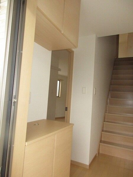 ベルカーサ花畑の玄関|シューズボックス付きの玄関です★