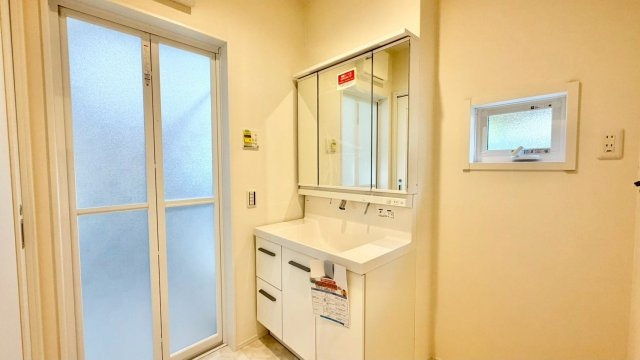 大英産業　筑後市西牟田の独立洗面台