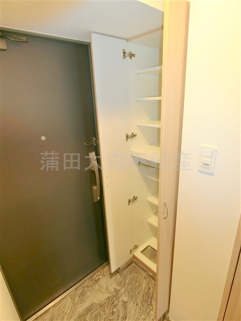 ルーブル蒲田南七番館の玄関|玄関収納　シューズBOX