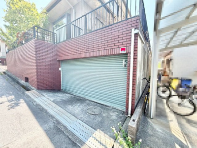 【駐車場】 | 宮山台４丁　中古戸建 | 洗面室１階と２階にあります♪家族の多いご家庭や忙しい時間帯も安心ですね！