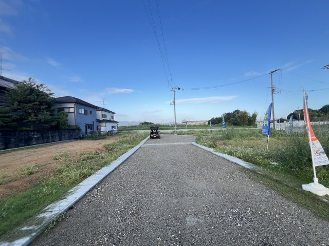 桜井市上之庄　全10区画　建築条件なし土地の前面道路含む現地写真