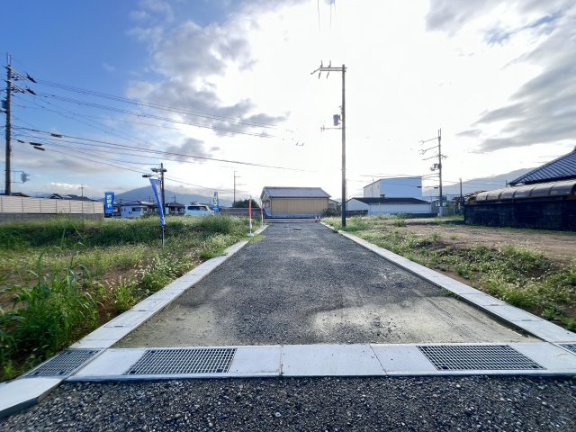 桜井市上之庄　全10区画　建築条件なし土地の前面道路含む現地写真