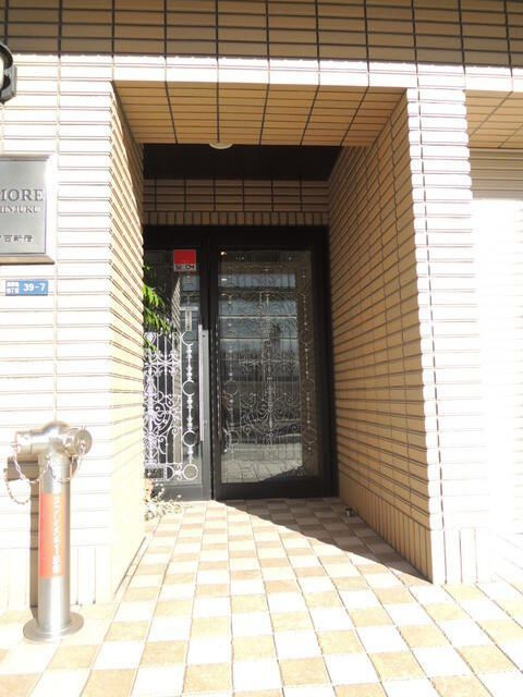 ビルトモア西新宿のエントランス