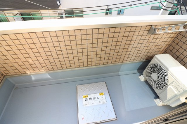 【バルコニー】 | セレニティ今福南 | バルコニーからの眺めを楽しみながら食事をしませんか
