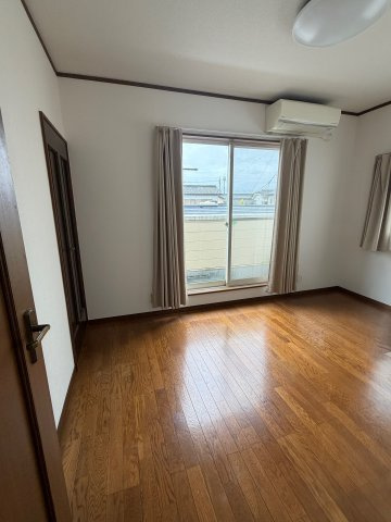 高崎市東中里町　中古物件の洋室|スタンダードな洋室です