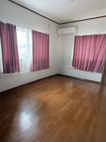高崎市東中里町　中古物件の洋室|きれいな洋室です