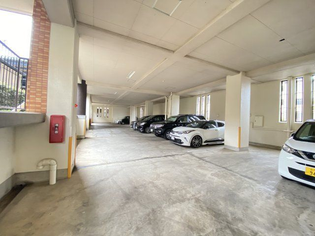 Noblesse Kitakoganeの駐車場
