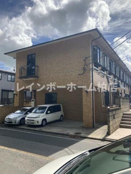 特典：仲介手数料が無料です!!のエントランス|清潔なエントランスです