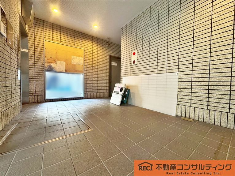 カサベラ新在家ツインズⅡ号館のエントランス