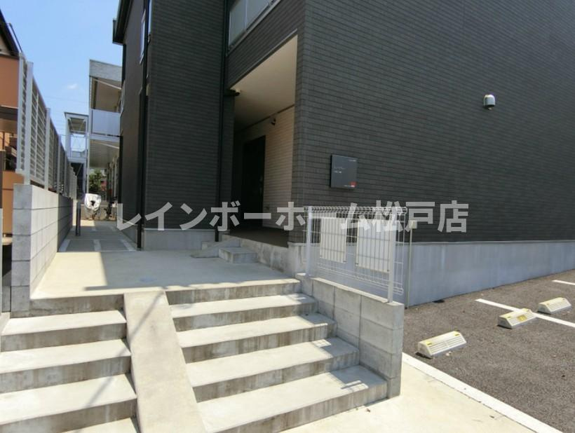 リブリ・北柏のエントランス|建物の内部です