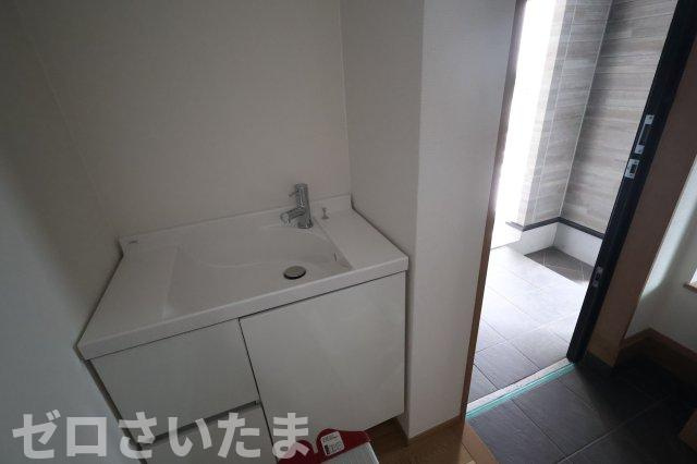 《仲介手数料無料》世田谷区赤堤４丁目13-5新築一戸建てハートフルタウンの独立洗面台
