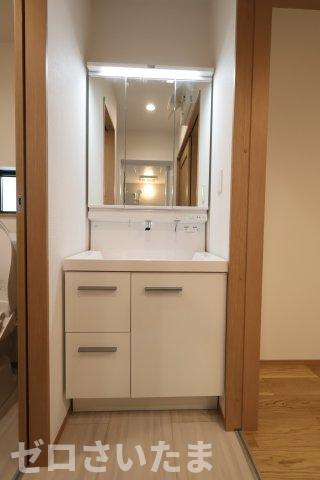 《仲介手数料無料》世田谷区赤堤４丁目13-5新築一戸建てハートフルタウンの独立洗面台