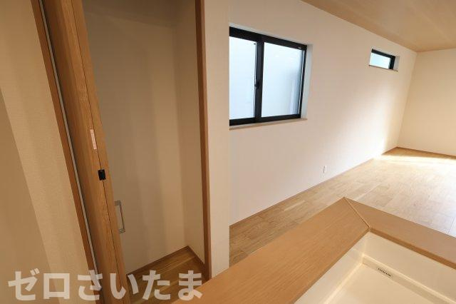 《仲介手数料無料》世田谷区赤堤４丁目13-5新築一戸建てハートフルタウンの収納