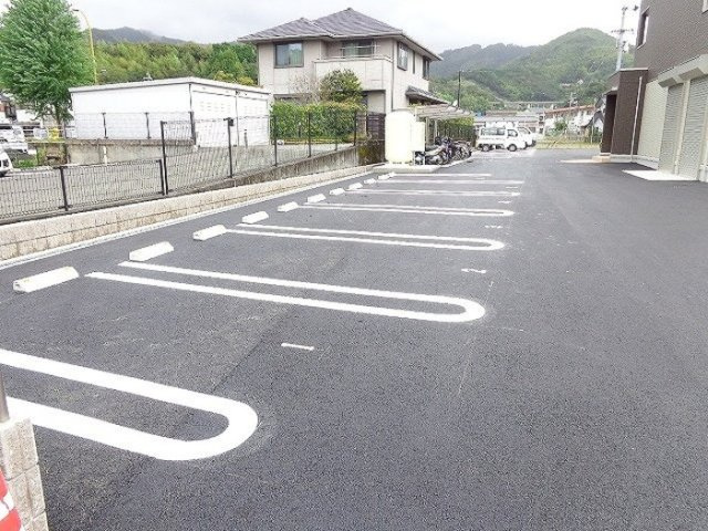 ホームインプラスの駐車場|駐車場
