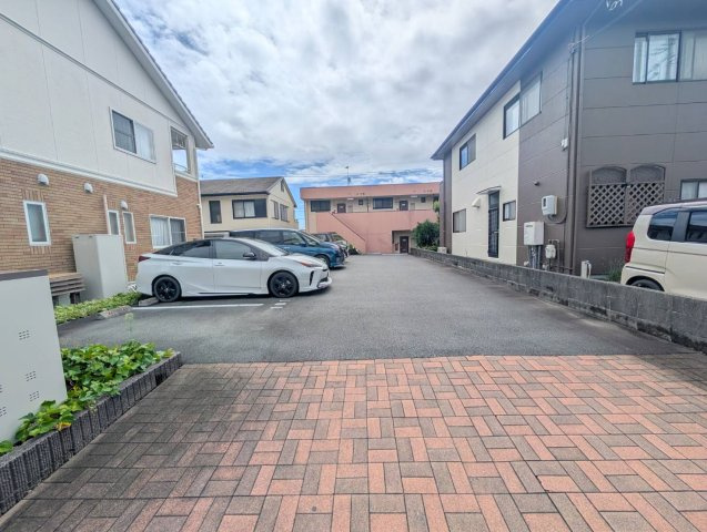 スクエア5の駐車場