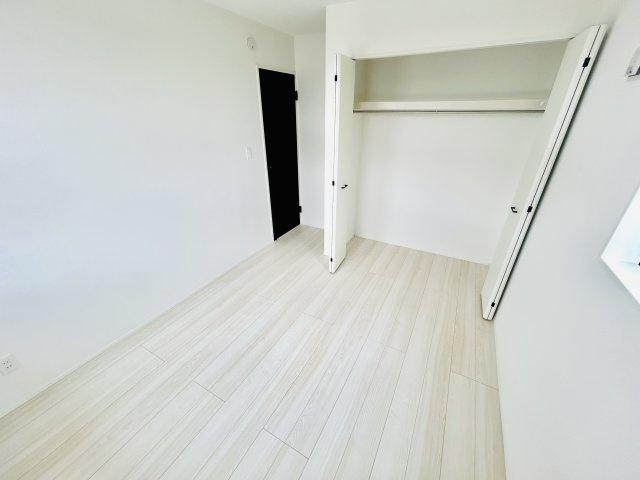 グラファーレ佐倉市城内町５期の洋室