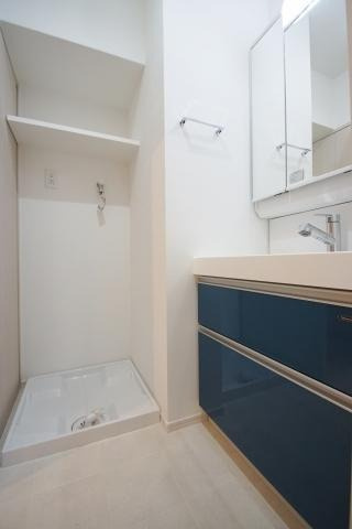 福岡市中央区平尾２丁目の賃貸マンションの独立洗面台|物件の画像9