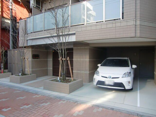 スプレスター上野根岸のエントランス